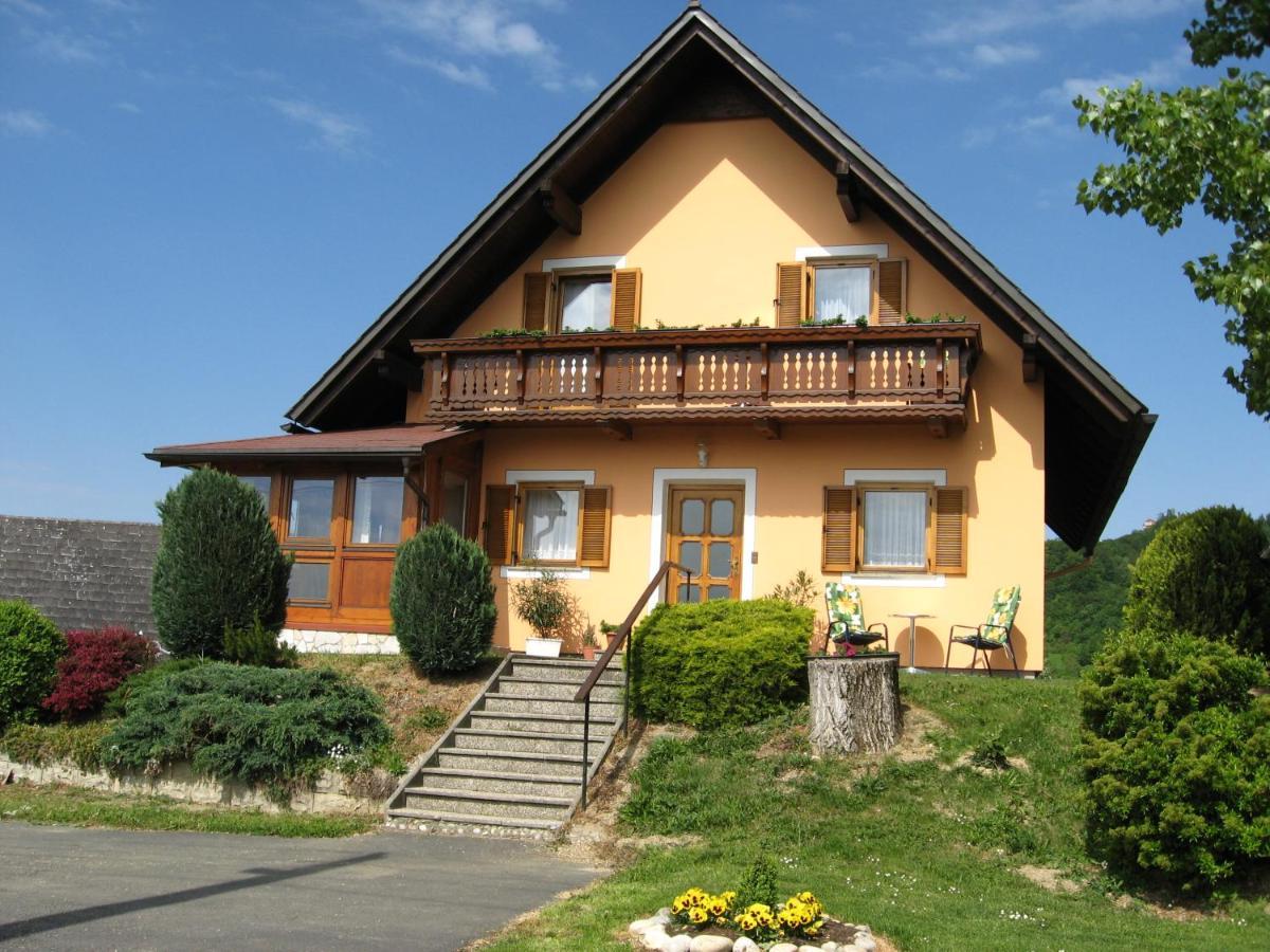 Gaestehaus Grasch Kitzeck im Sausal Esterno foto