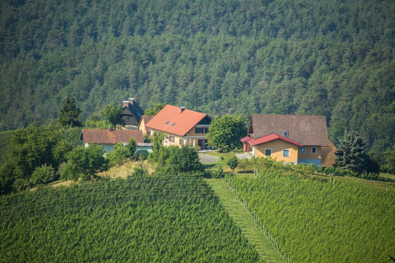 Gaestehaus Grasch Kitzeck im Sausal Esterno foto