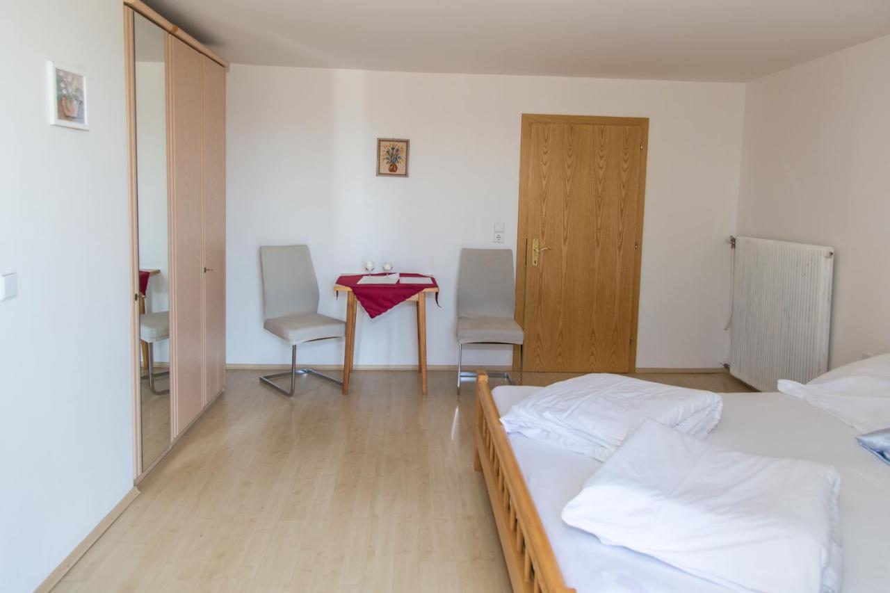 Gaestehaus Grasch Kitzeck im Sausal Esterno foto