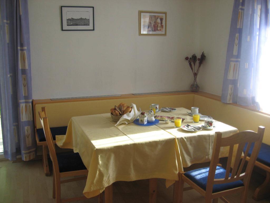 Gaestehaus Grasch Kitzeck im Sausal Esterno foto